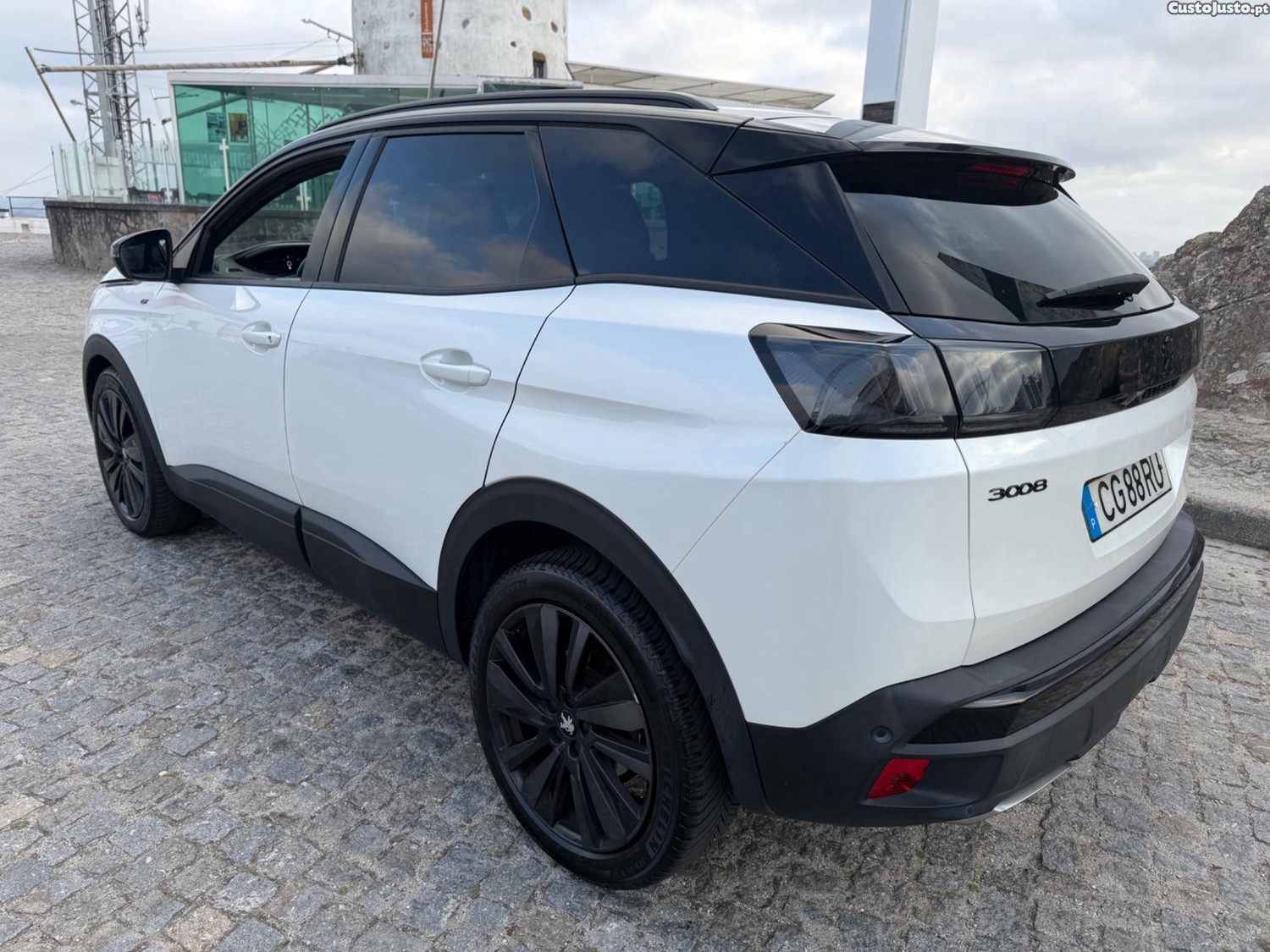 Peugeot e-3008 Gt line — fotografia 3