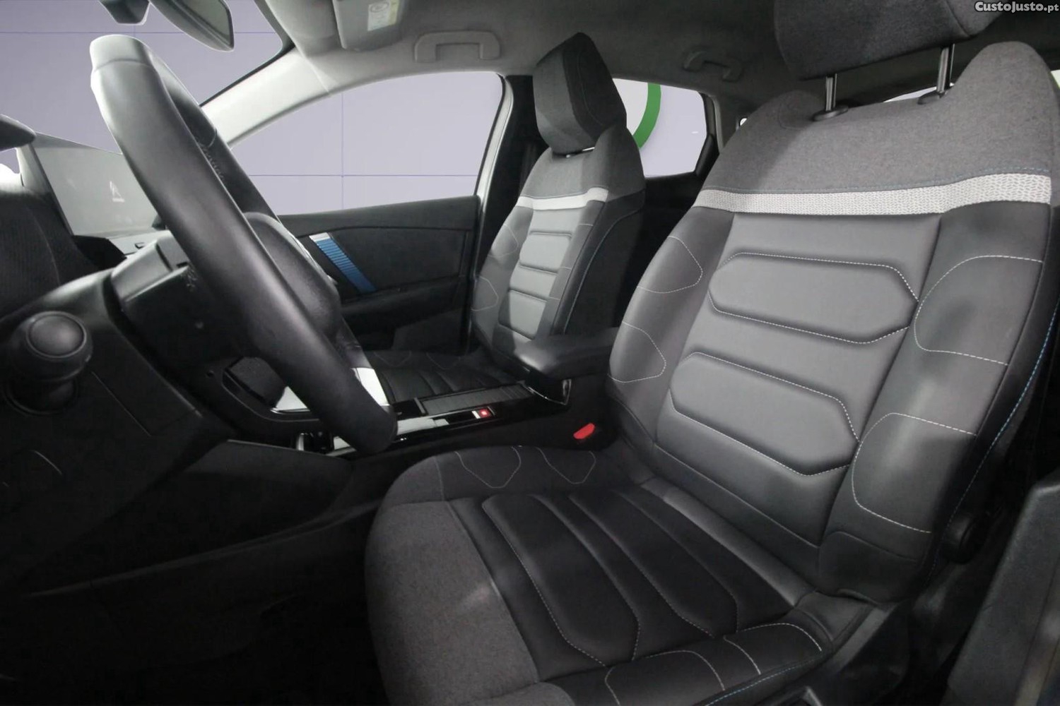 Citroën e-C4 50 kWh Shine — fotografia 10