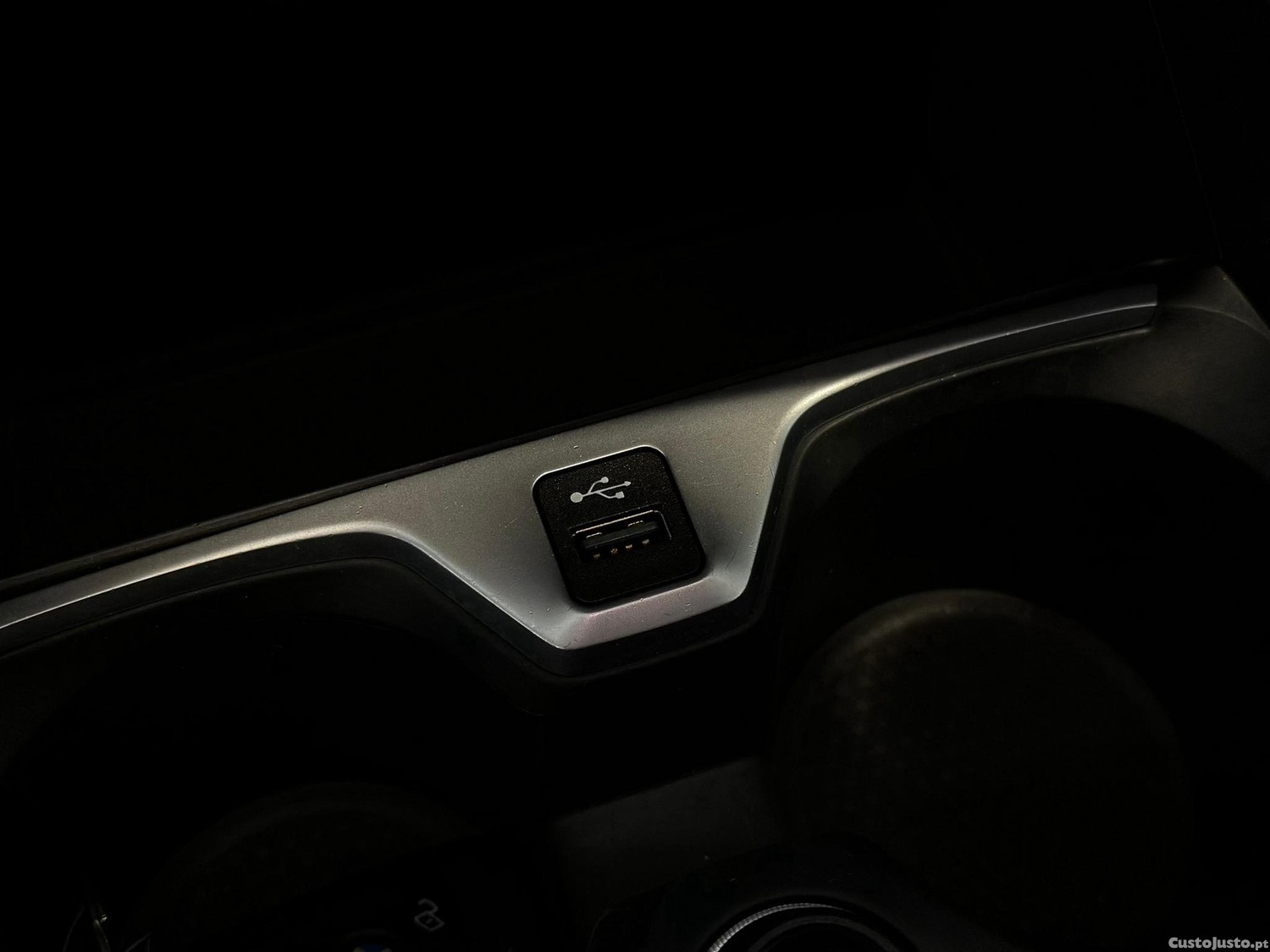 BMW 116 d Advantage Auto — fotografia 12