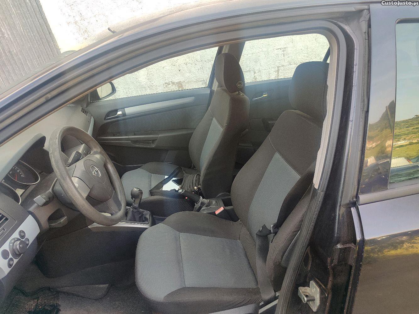 Opel Astra 1.4 Enjoy — fotografia 5
