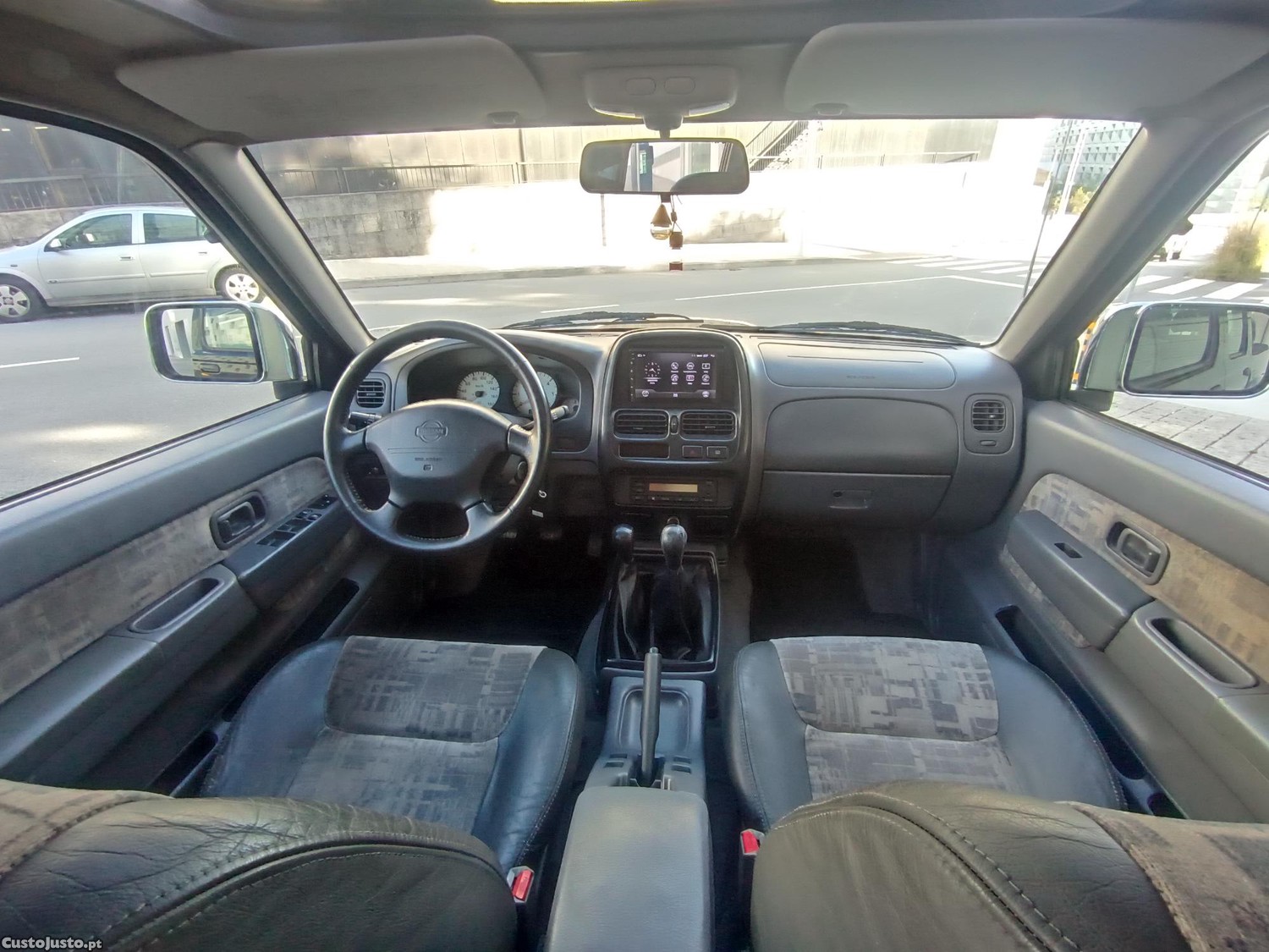 Nissan Navara 2.5 td 104cv azimute — fotografia 9