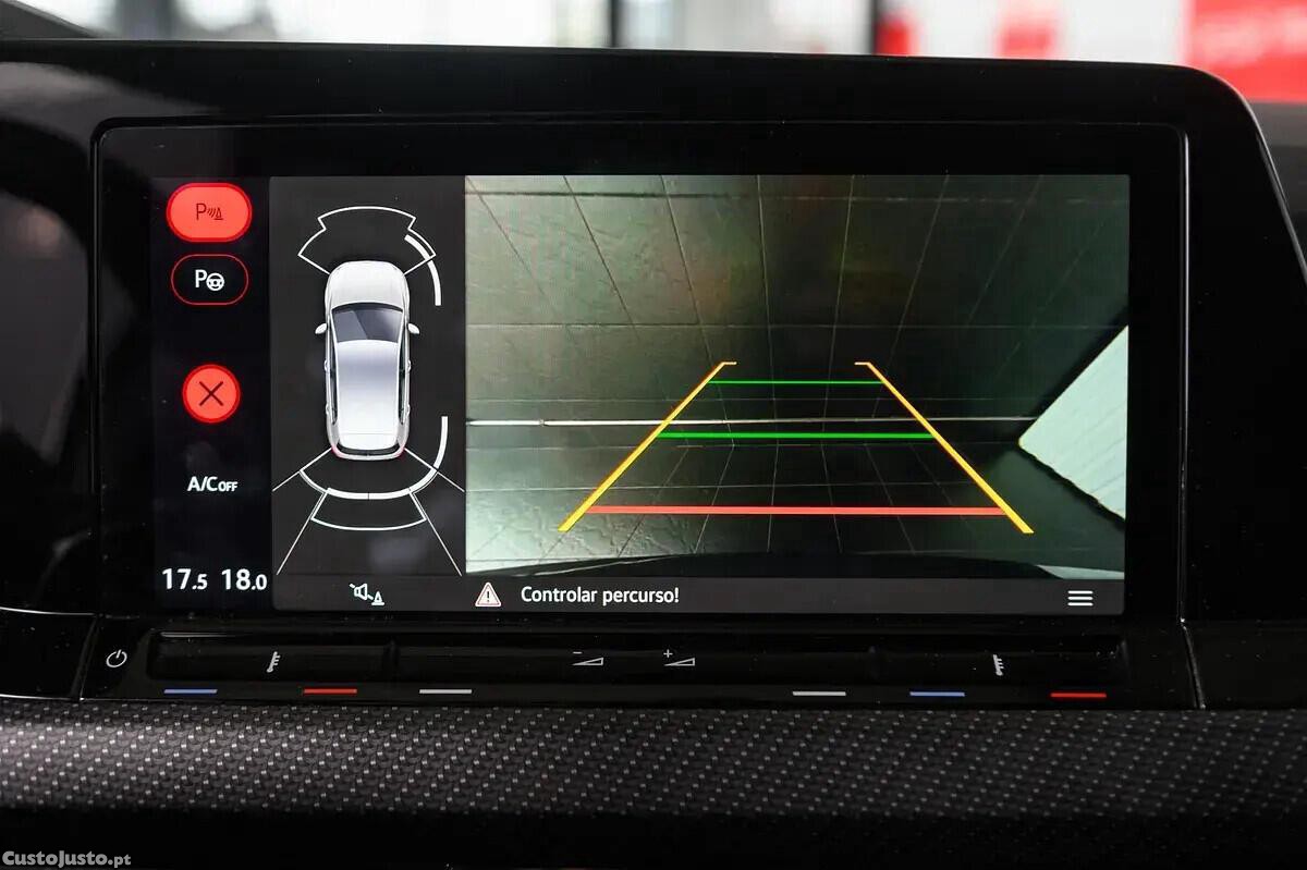 Volkswagen Golf 1.5 eTSI OPF DSG R-Line — fotografia 17