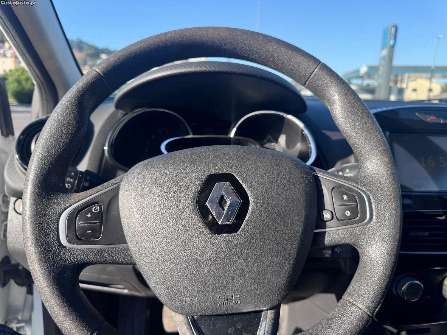 Renault Clio 0.9 TCE Limited — fotografia 4