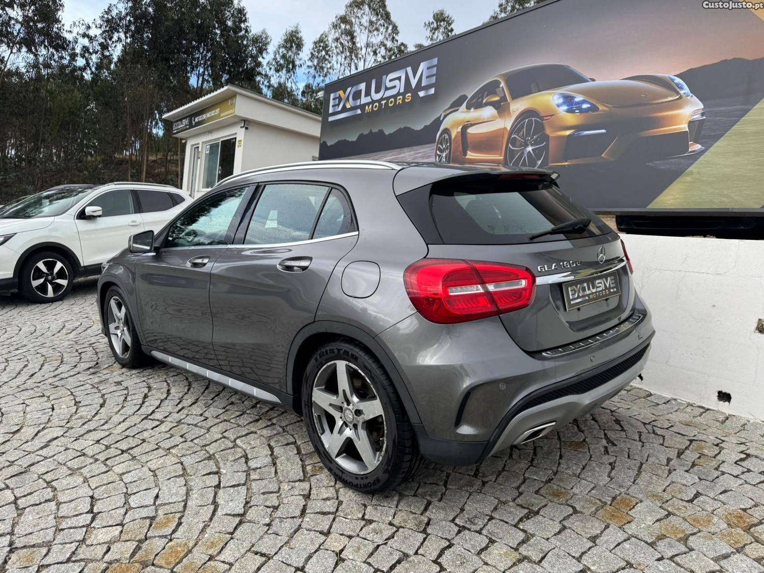 Mercedes-Benz GLA 180 AMG AUTO — fotografia 8