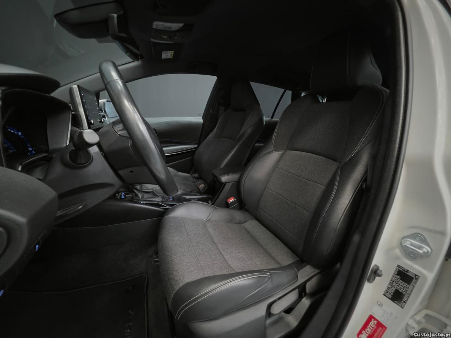 Toyota Corolla 1.8 Hybrid Comfort — fotografia 3