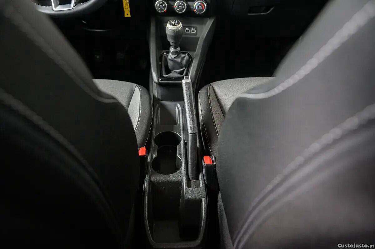 Renault Clio 1.5 Blue dCi Evolution — fotografia 8