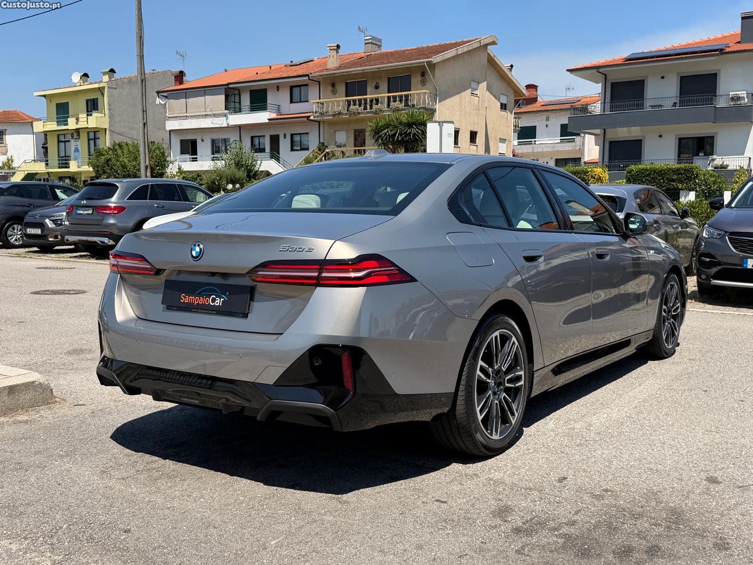 BMW 530 e Pack Desportivo M Pro — fotografia 23