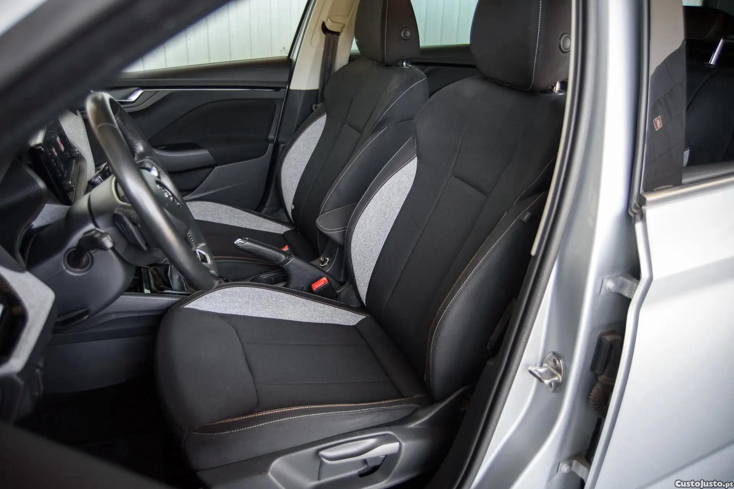 Skoda Kamiq 1.0 TSI Ambition DSG — fotografia 7