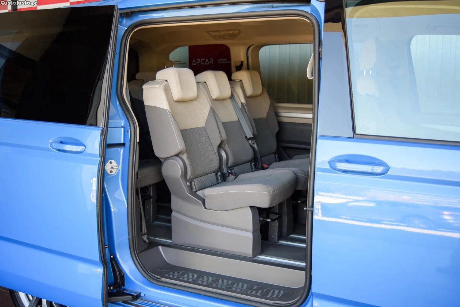 Volkswagen Multivan 1.4 TSI e-Hybrid Life DSG — fotografia 10