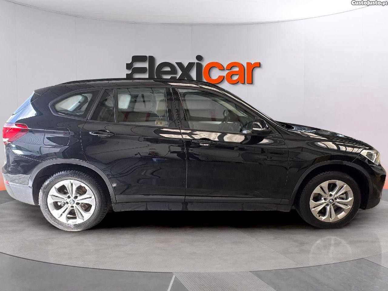 BMW X1 25 e xDrive — fotografia 9
