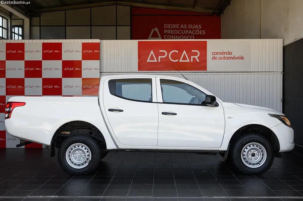 Mitsubishi L200 2.4 DI-D CD Invite 4WD — fotografia 30