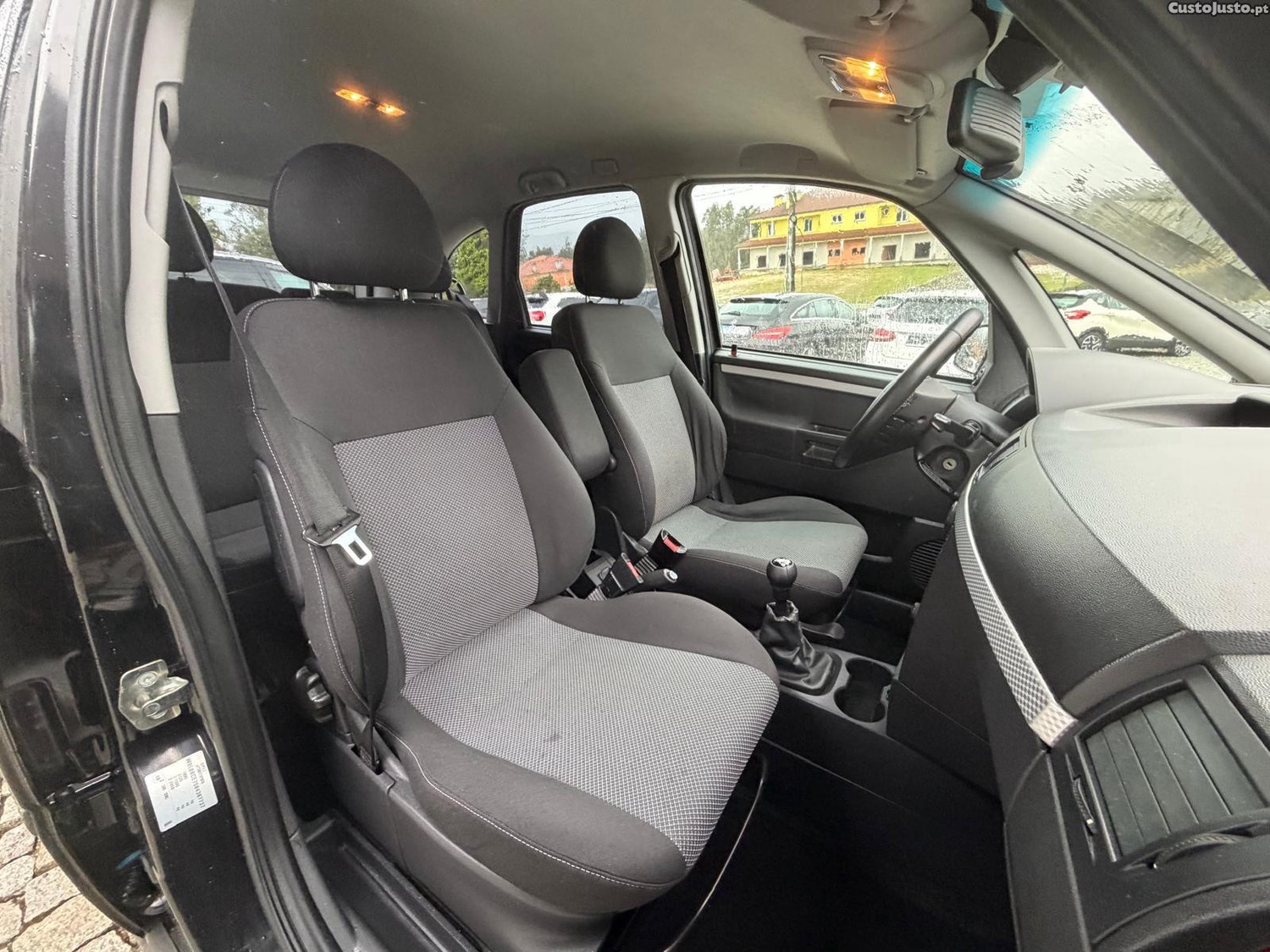 Opel Meriva 1.3CDTI COSMO 1 DONO — fotografia 4