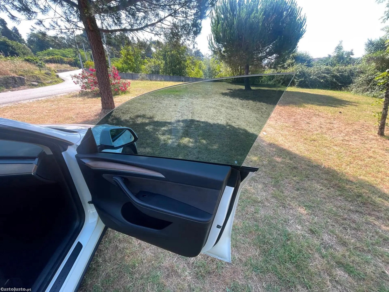 Tesla Model Y Long Range Dual Motor AWD — fotografia 7