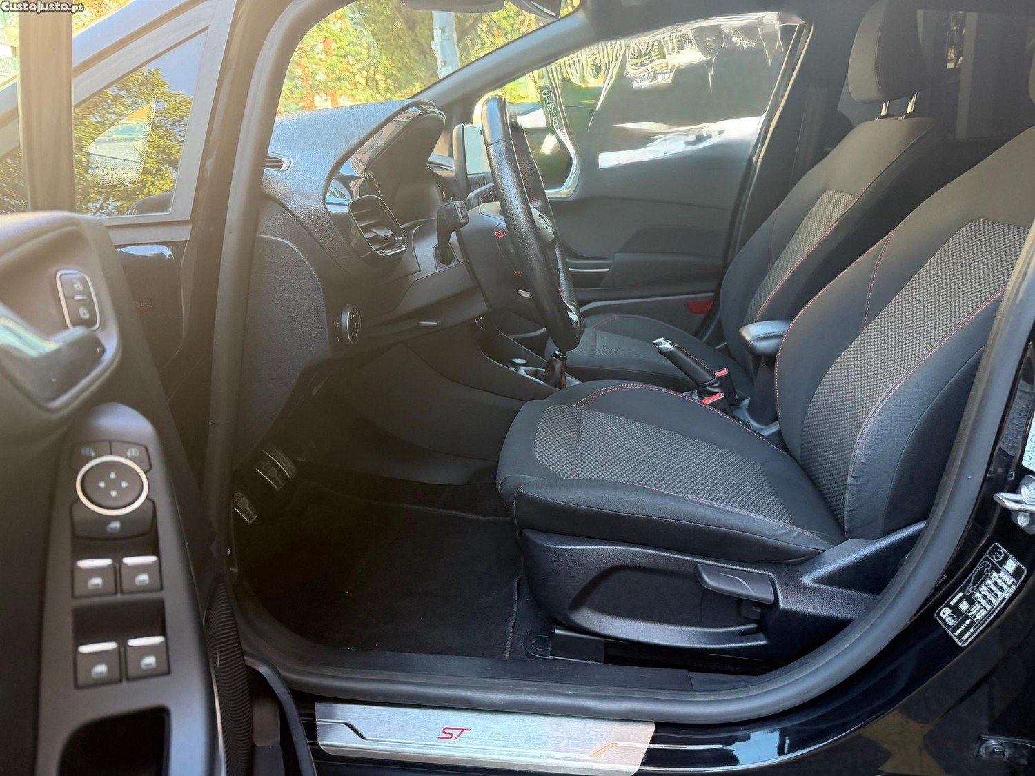 Ford Fiesta 1.0 EcoBoost S&S ST-LINE — fotografia 17