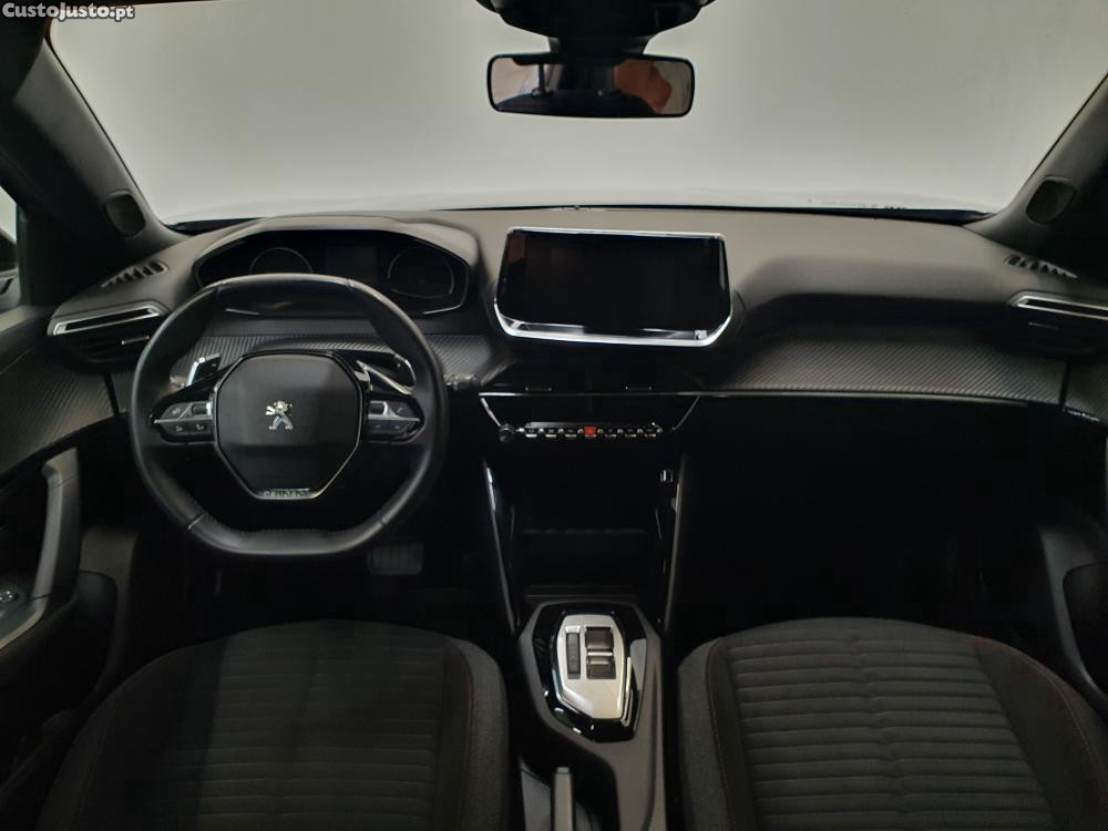 Peugeot 2008 1.5 BlueHDI 130 — fotografia 14