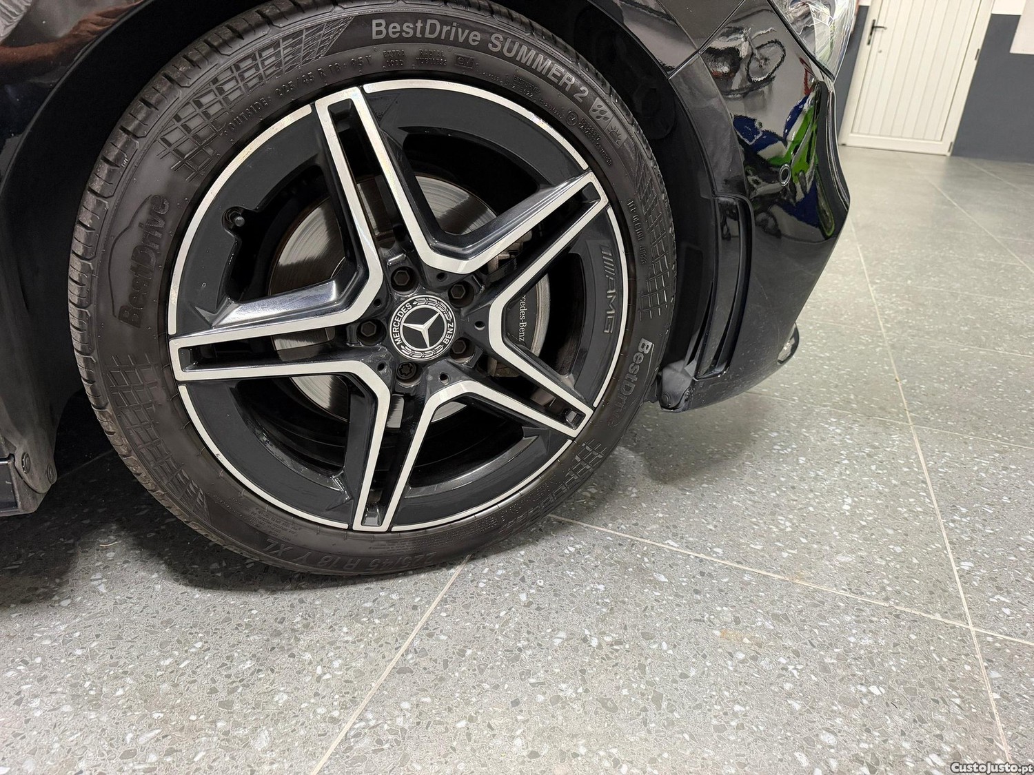 Mercedes-Benz B 180 d AMG Line Aut. — fotografia 18