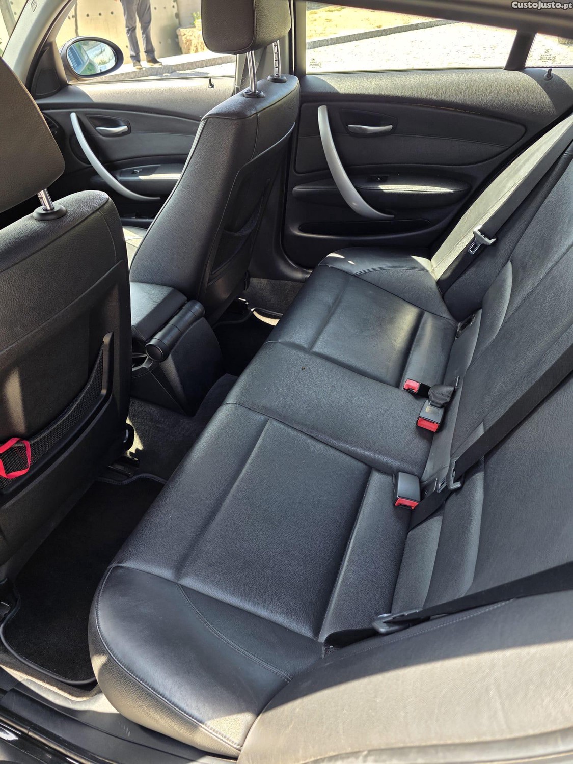 BMW 120 LCI 177 cv — fotografia 4