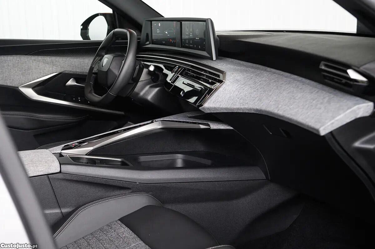 Peugeot 3008 1.2 Hybrid Allure e-DCS6 — fotografia 13