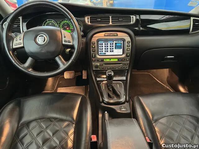 Jaguar X-Type SW 2.2 D Executive Aut. — fotografia 8