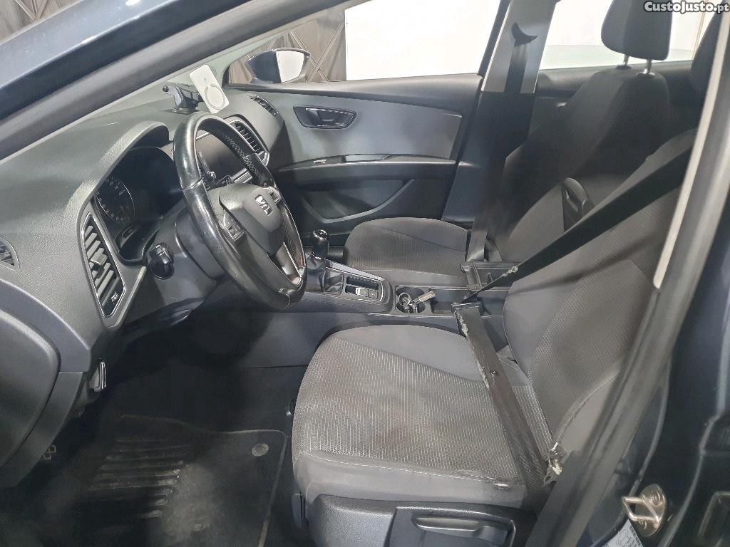 SEAT Leon 1.6 TDI Style 115cv — fotografia 21