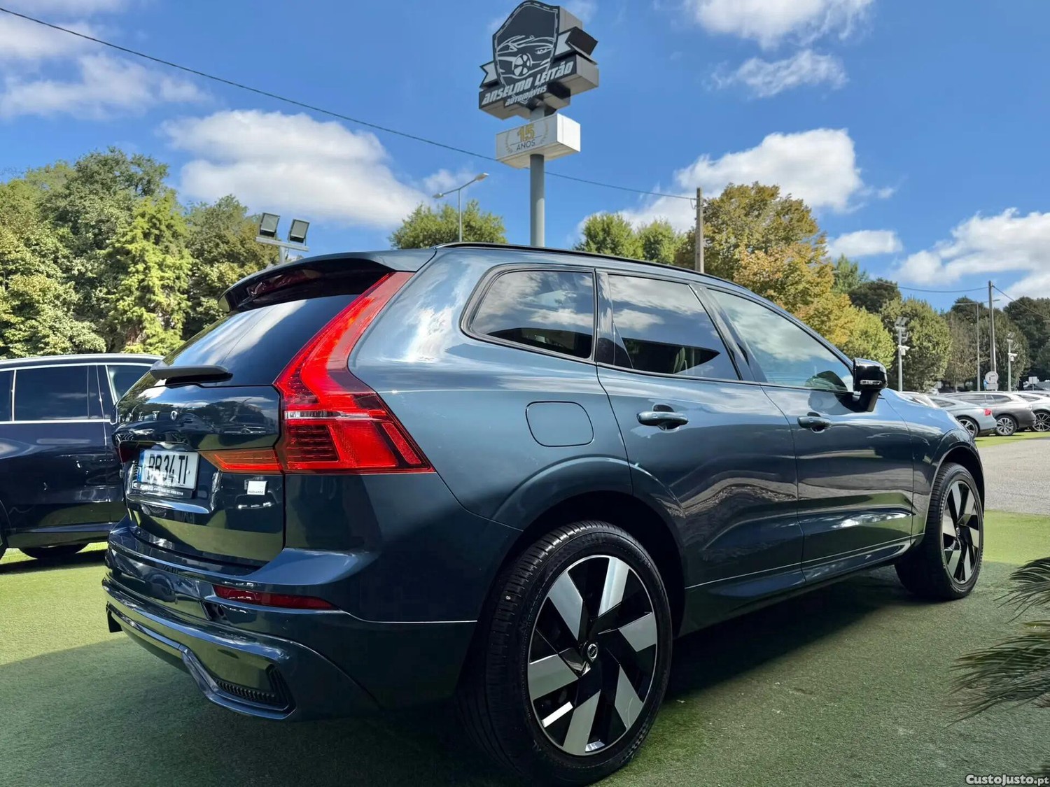 Volvo XC 60 2.0 T6 PHEV Ultimate Dark AWD — fotografia 27