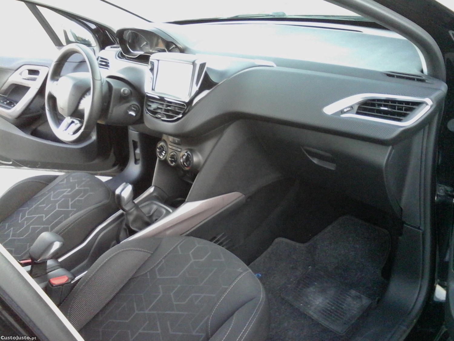 Peugeot 2008 1.6 HDi Style em excelente estado 12/2015 — fotografia 6