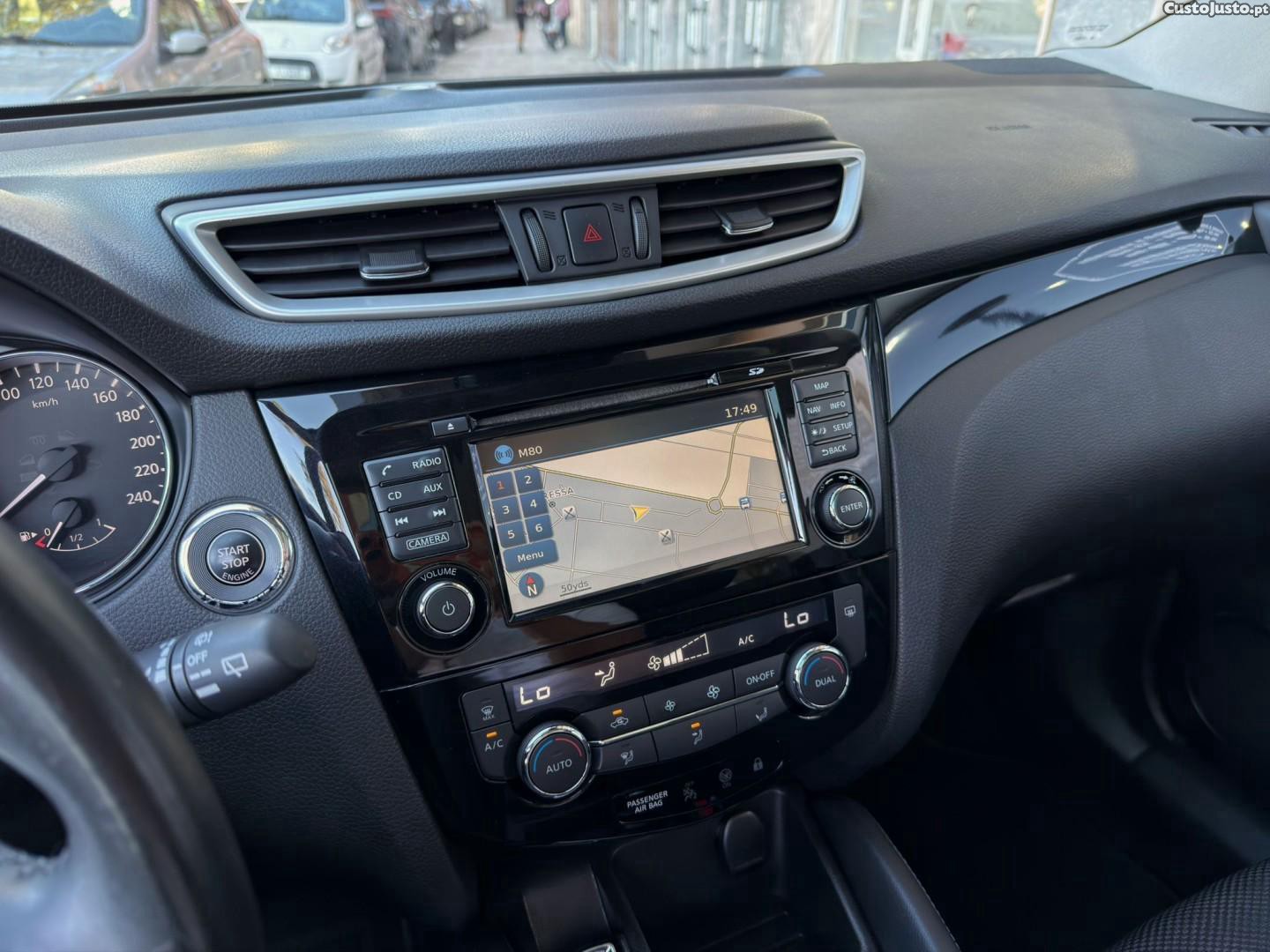 Nissan Qashqai 1.5 dCi Acenta Connect — fotografia 8
