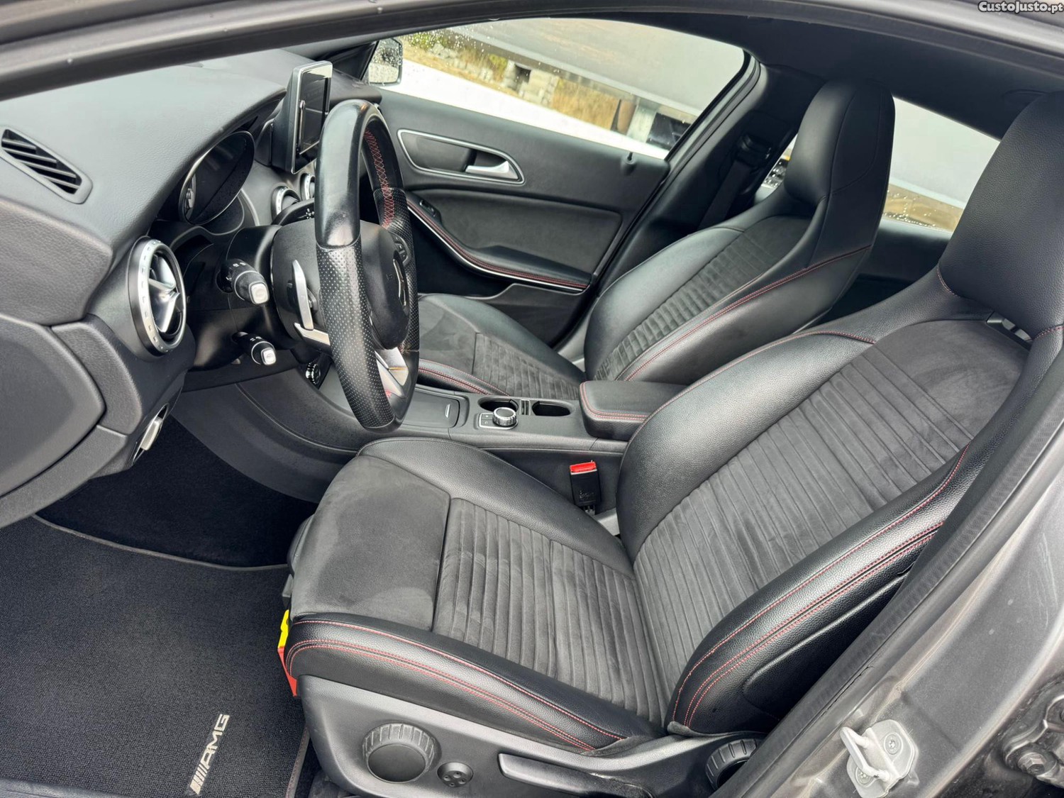 Mercedes-Benz GLA 180 AMG AUTO — fotografia 6
