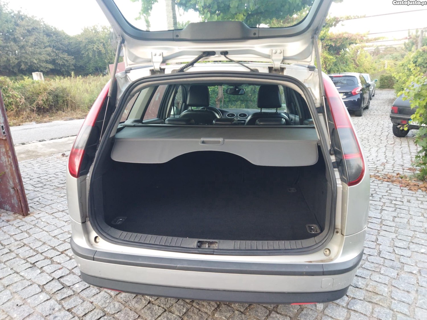 Ford Focus () — fotografia 3