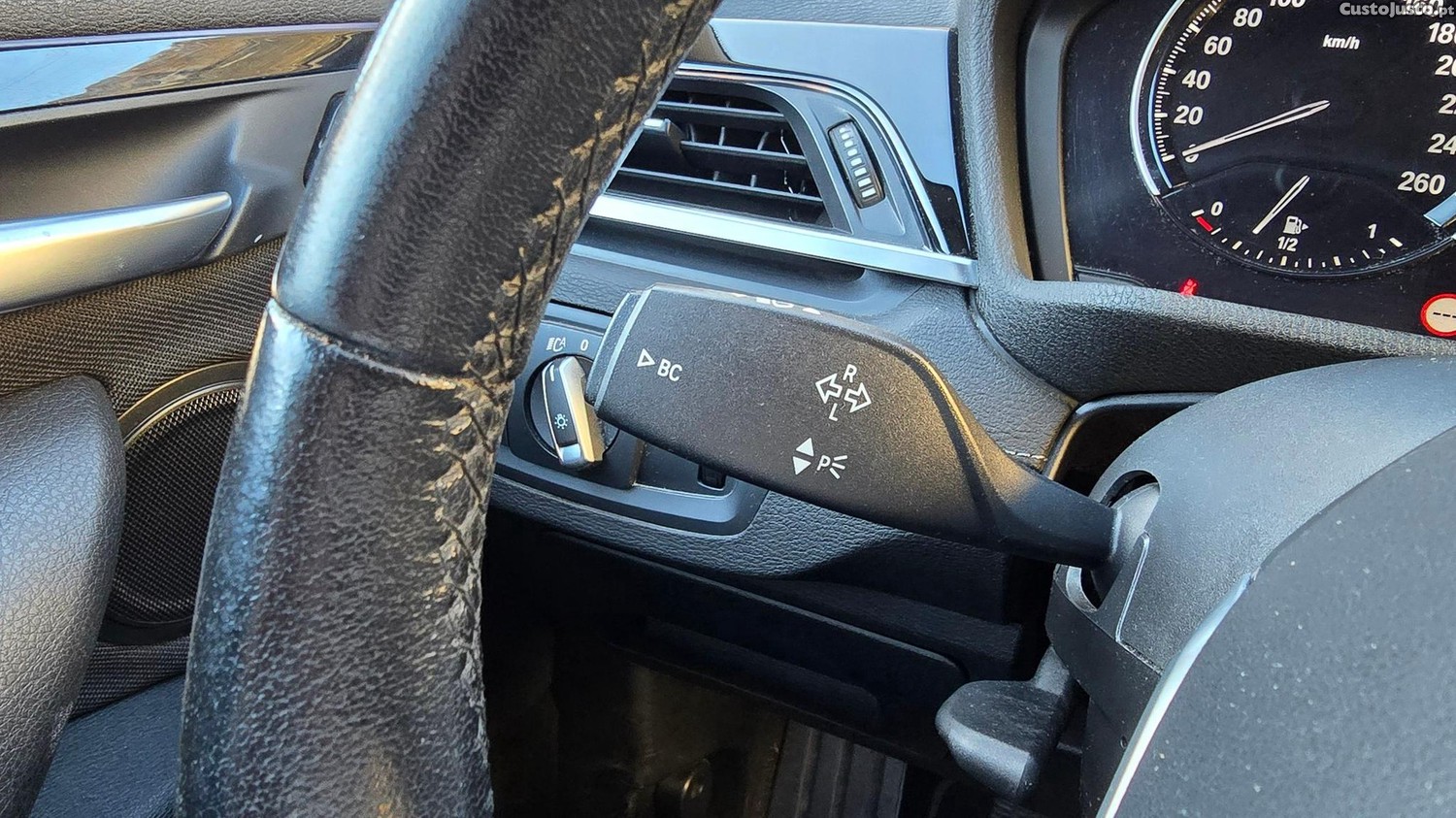 BMW X2 18 i sDrive Advantage — fotografia 17