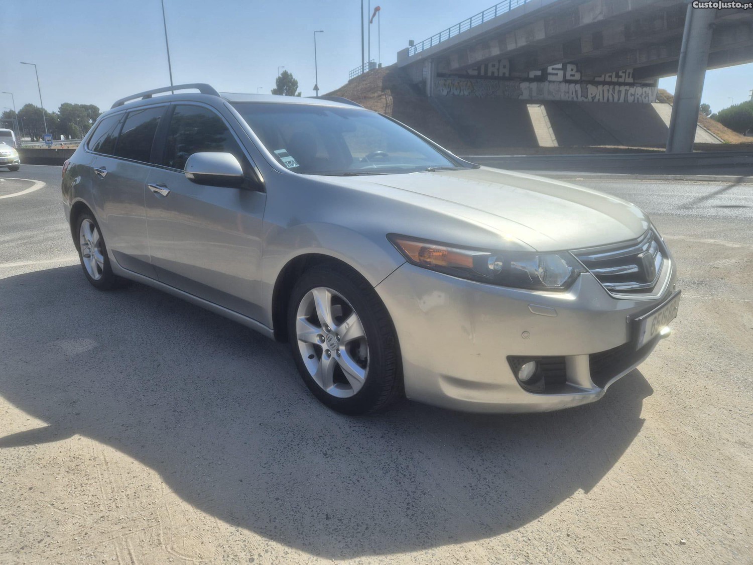 Honda Accord 2.2 I-Dtec — fotografia 13