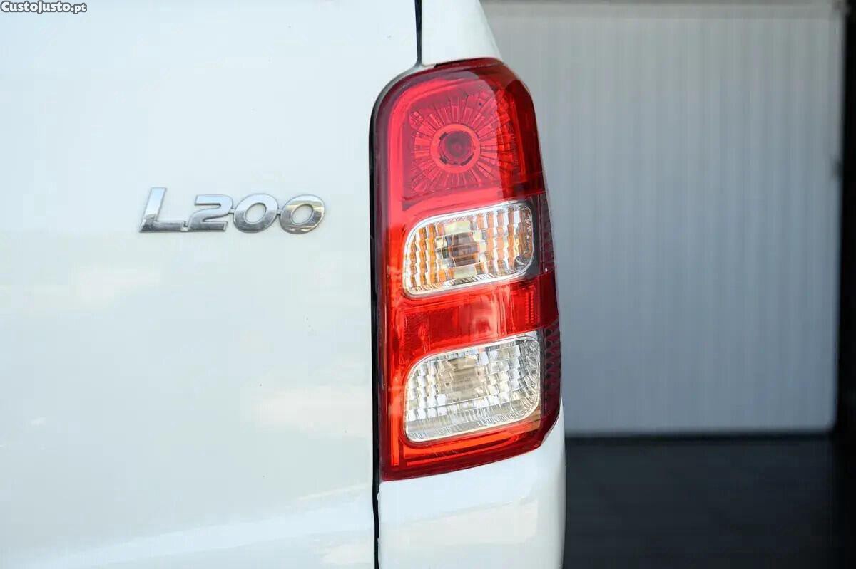 Mitsubishi L200 2.4 DI-D Club Invite Strakar Look 4WD — fotografia 17