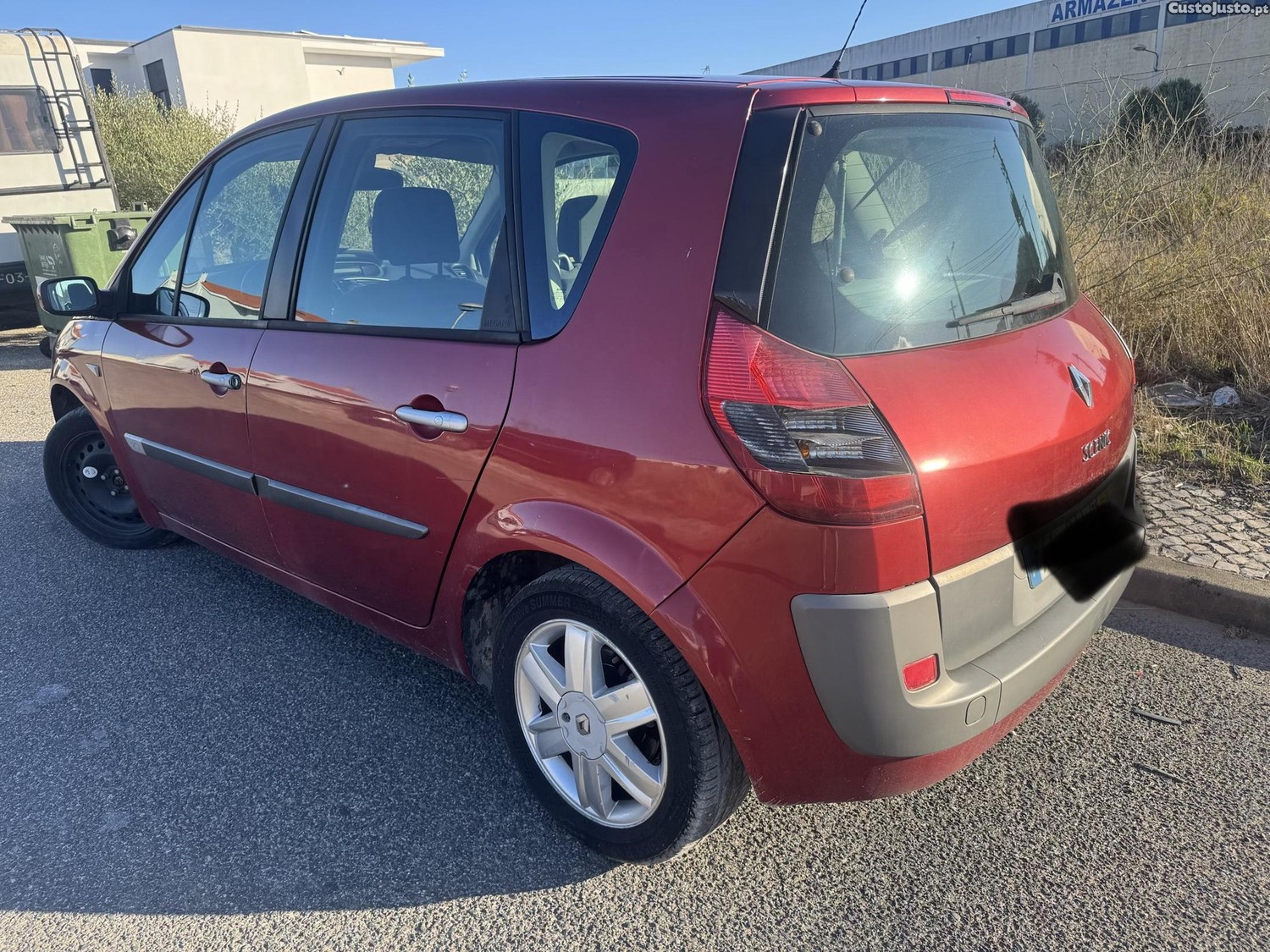 Renault Scénic 1.5 dci — fotografia 5