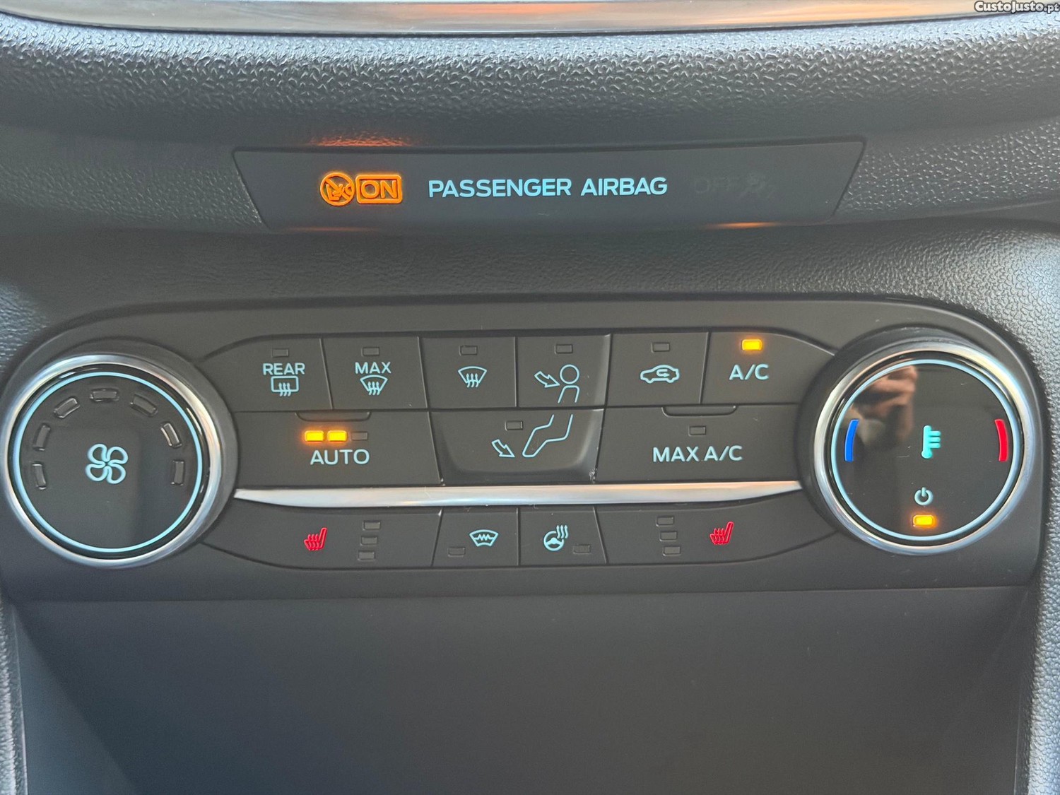 Ford Fiesta 1.0 EcoBoost S&S ST-LINE — fotografia 12