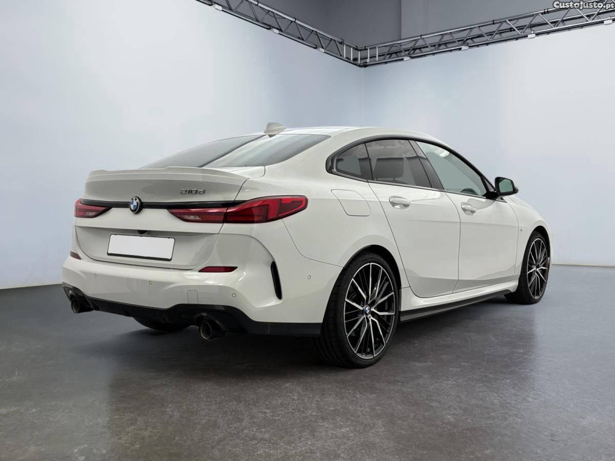 BMW 218 d Pack Desportivo M — fotografia 9