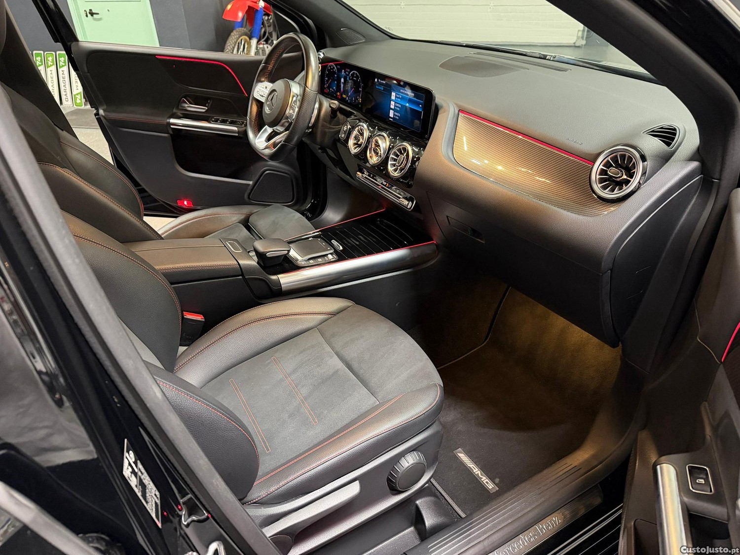 Mercedes-Benz B 180 d AMG Line Aut. — fotografia 14