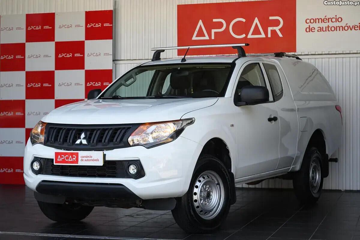 Mitsubishi L200 2.4 DI-D Club Invite Strakar Look 4WD — fotografia 25