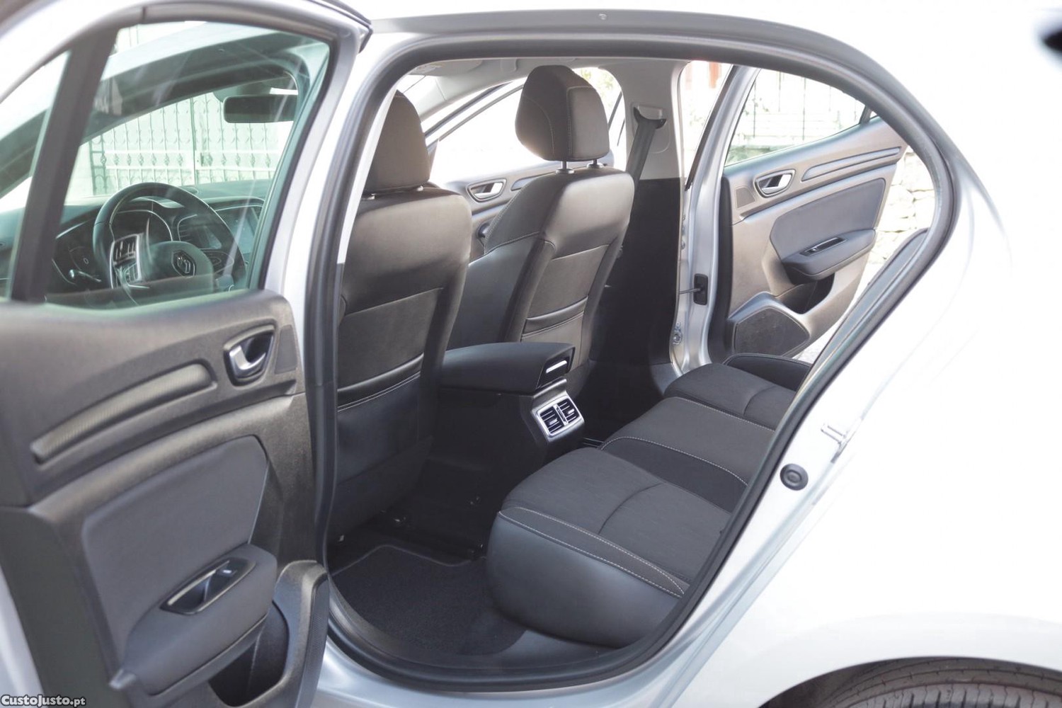 Renault Mégane 1.5 Blue DCI Limited 115cv — fotografia 39