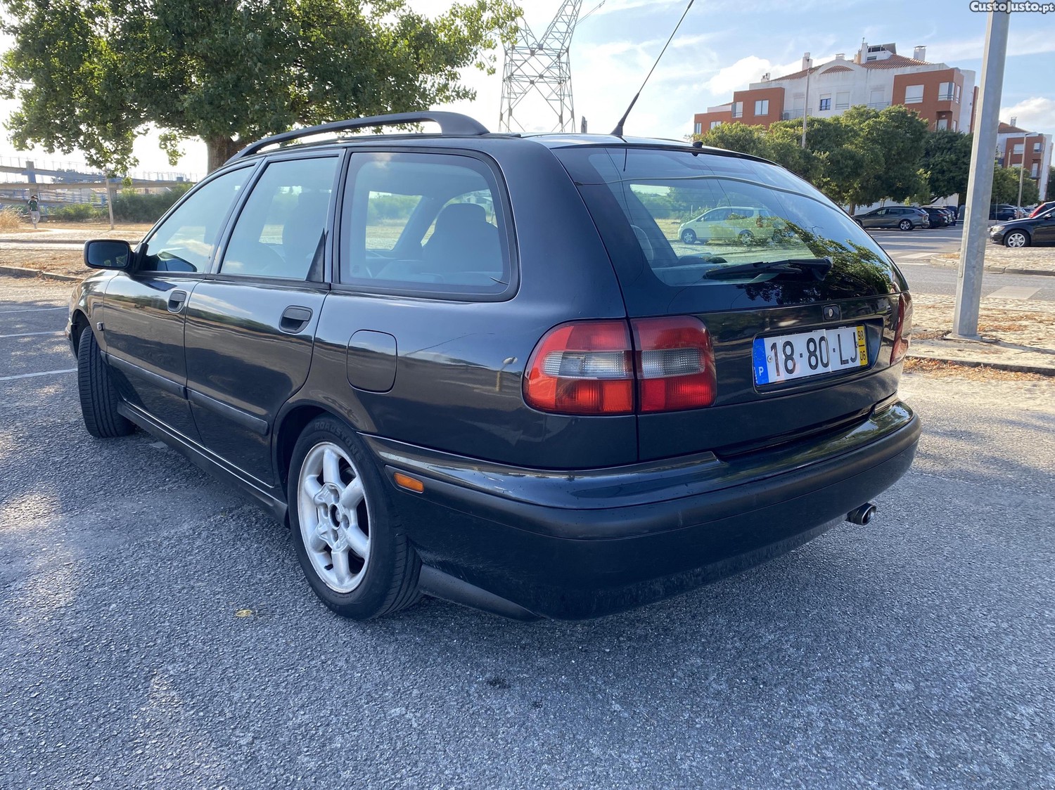 Volvo V40 1.6i16V — fotografia 4