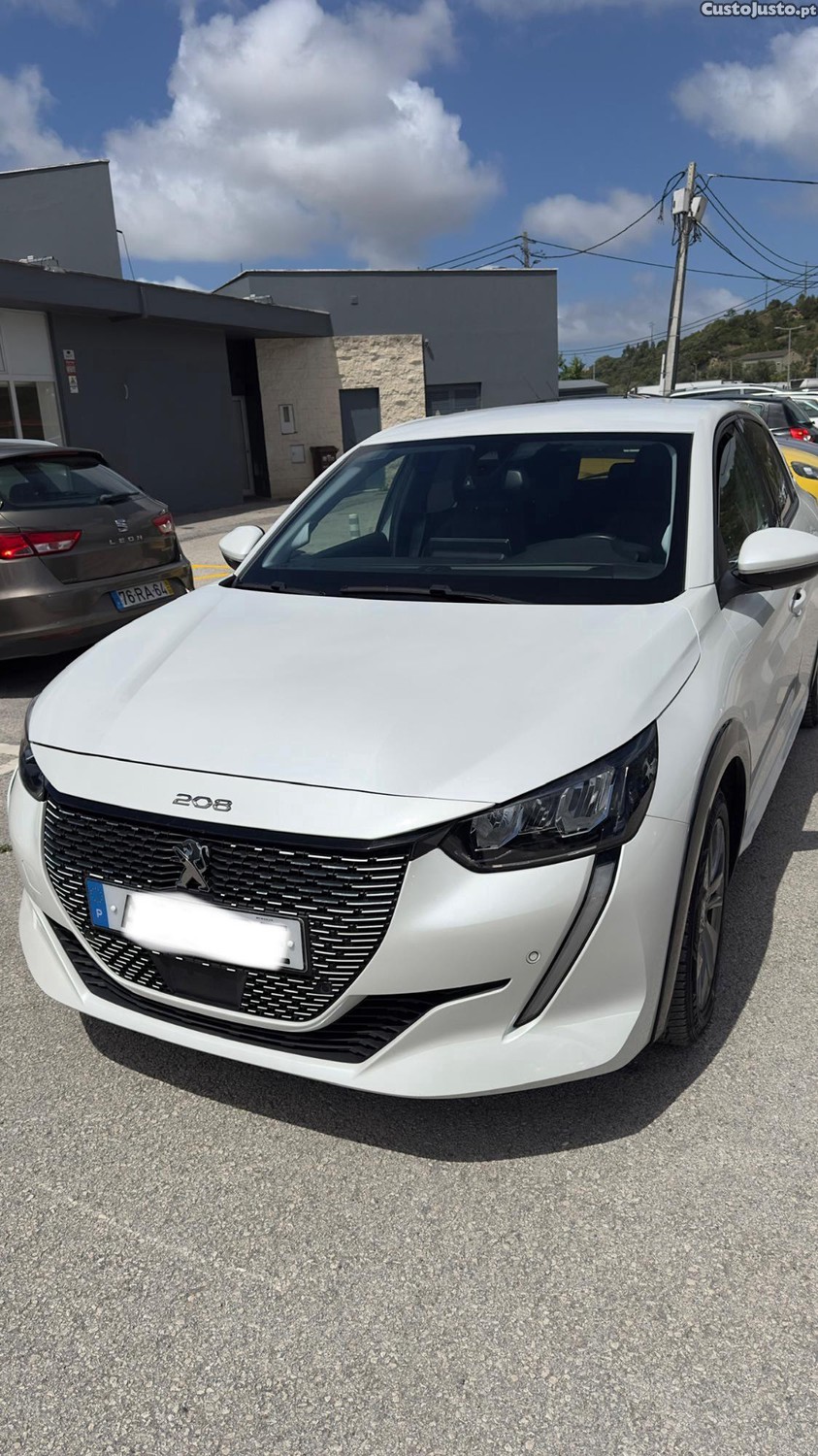 Peugeot 208 Allure — fotografia 9