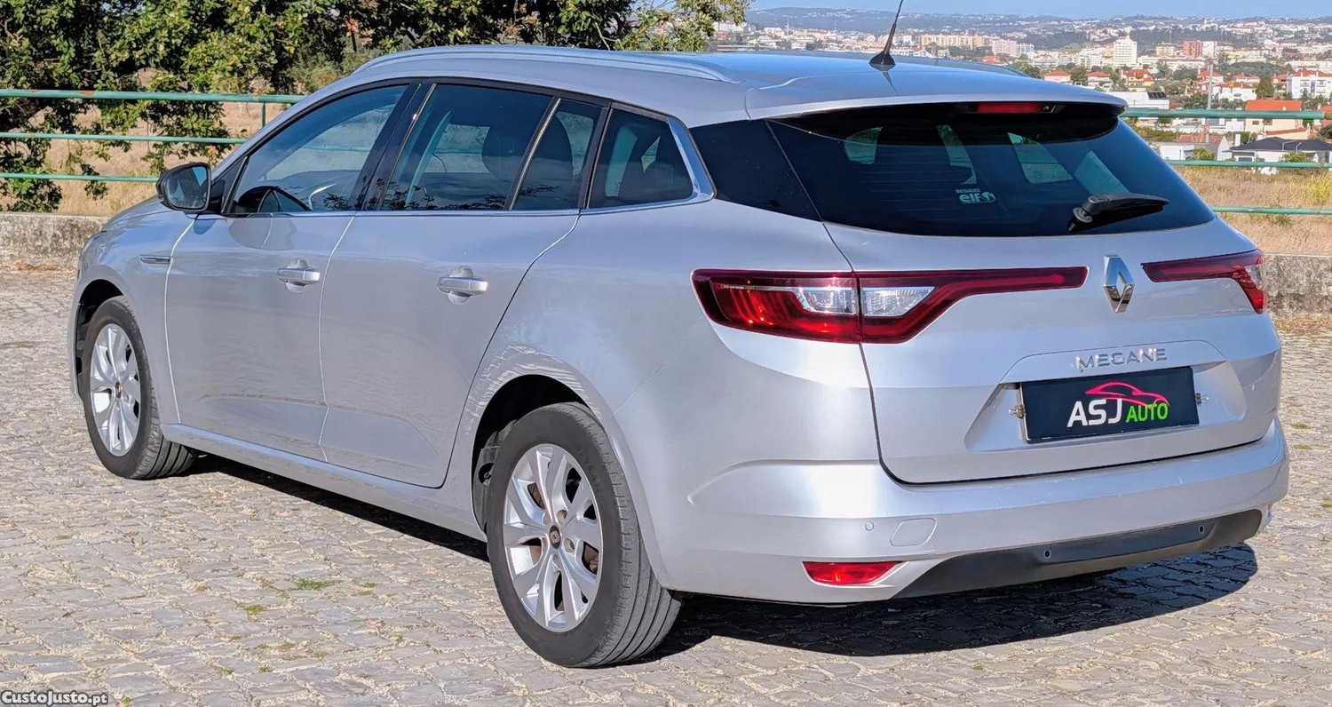 Renault Mégane 1.5 dci limited — fotografia 13