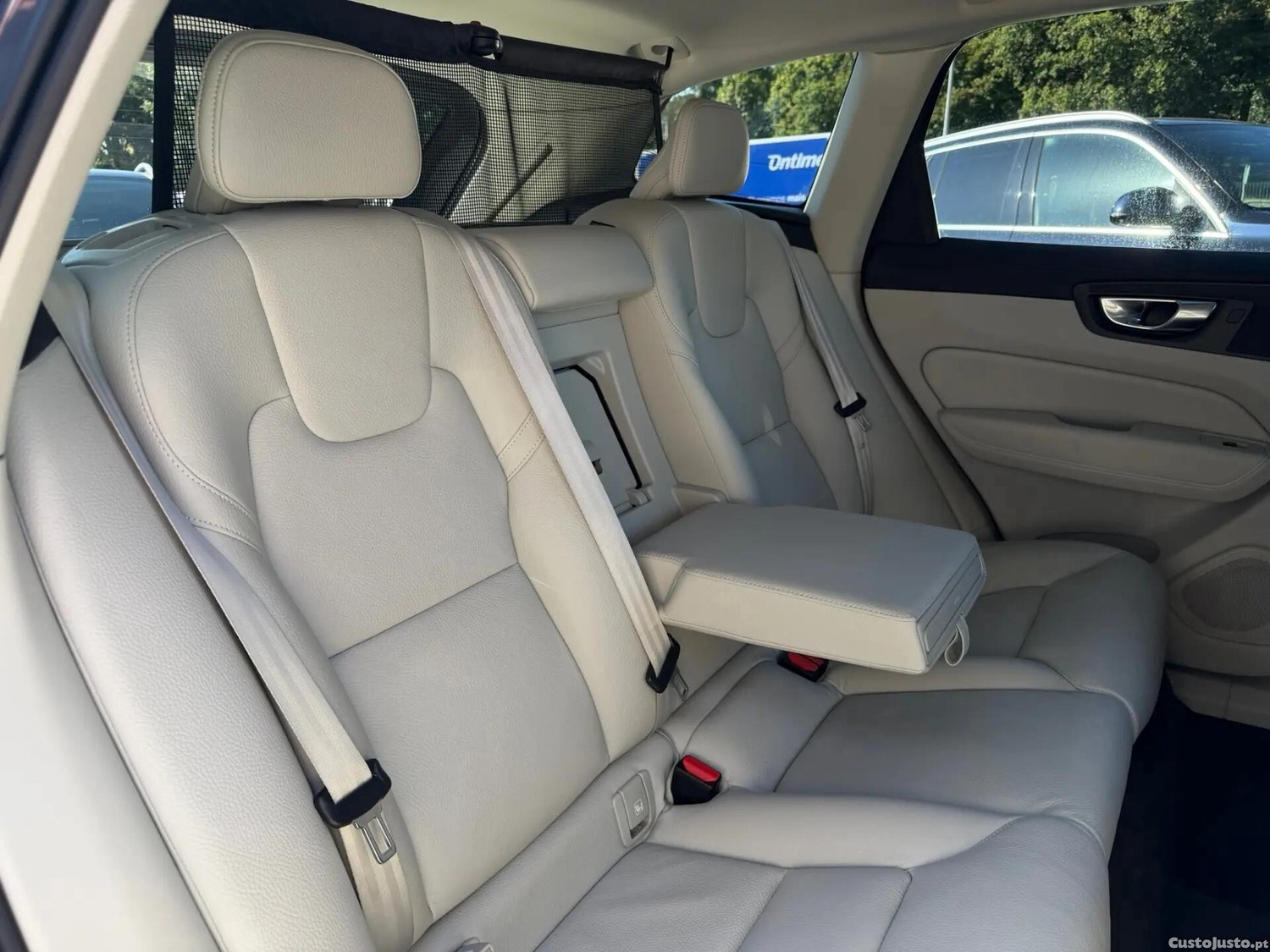 Volvo XC 60 2.0 B4 Plus Bright — fotografia 8