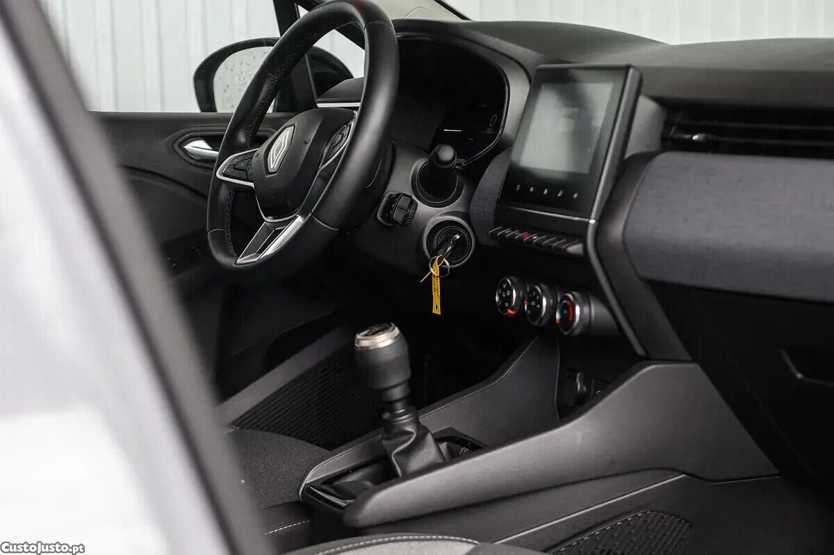 Renault Clio 1.5 Blue dCi Evolution — fotografia 5