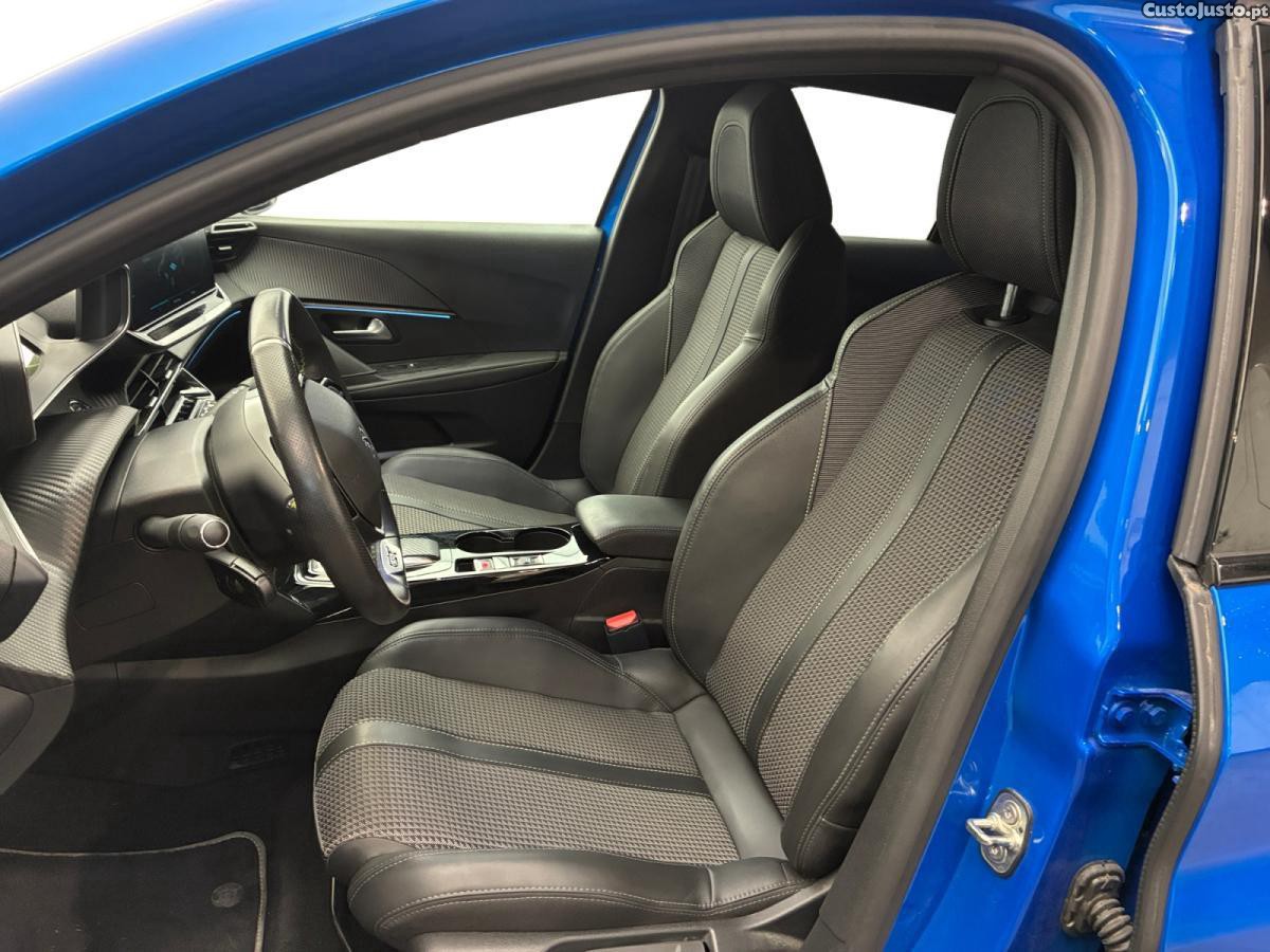 Peugeot 208 50 kWh GT — fotografia 10