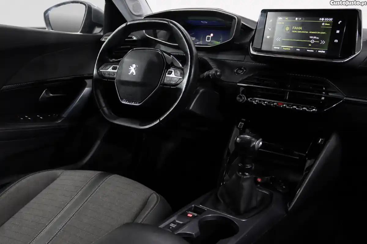 Peugeot 2008 1.2 PureTech Allure — fotografia 12