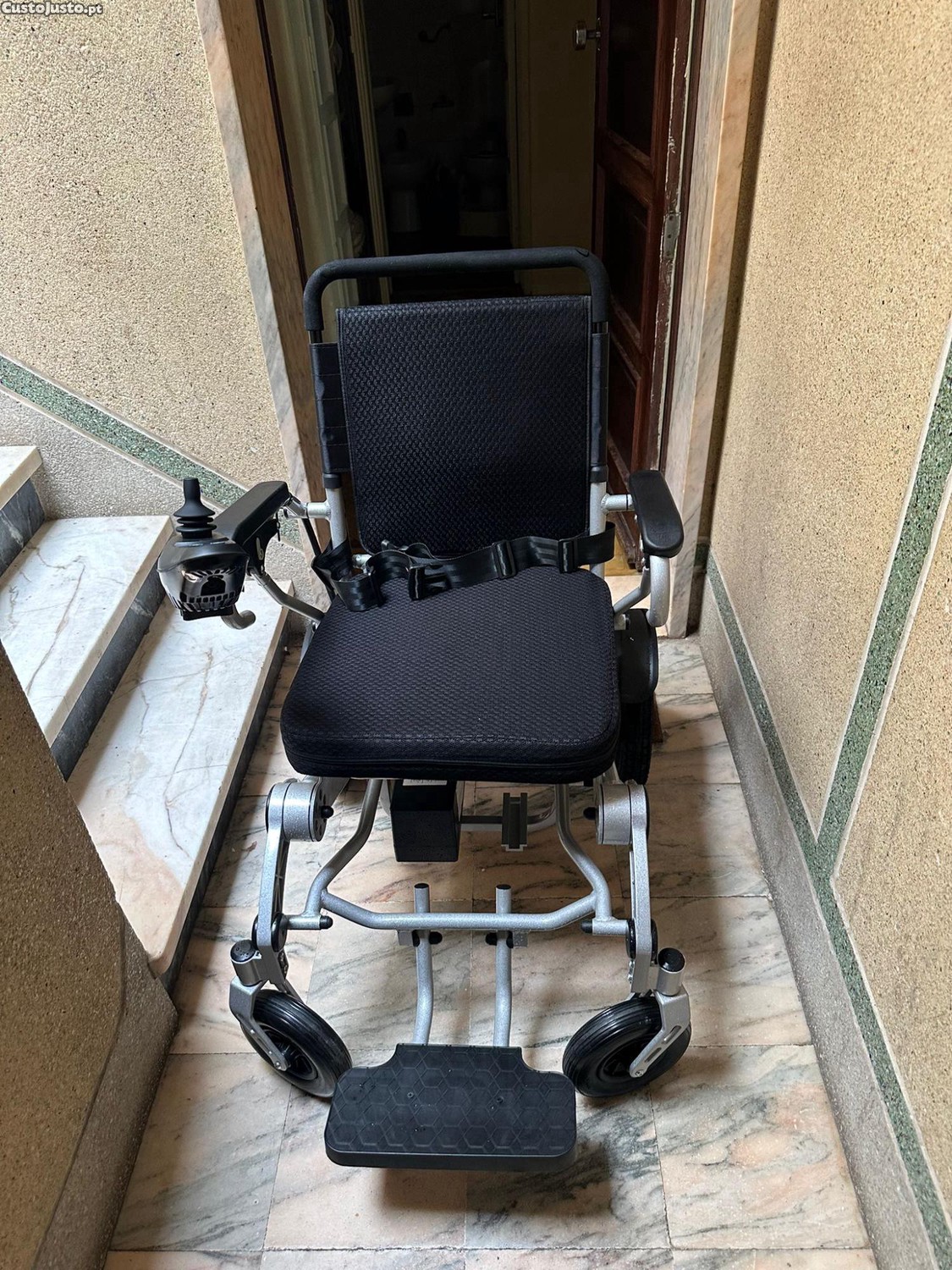 Cadeira de rodas elétrica