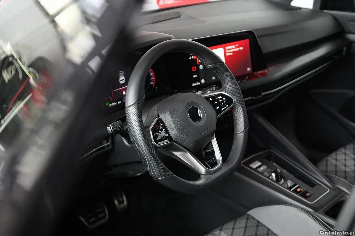 Volkswagen Golf 1.5 eTSI OPF DSG R-Line — fotografia 13