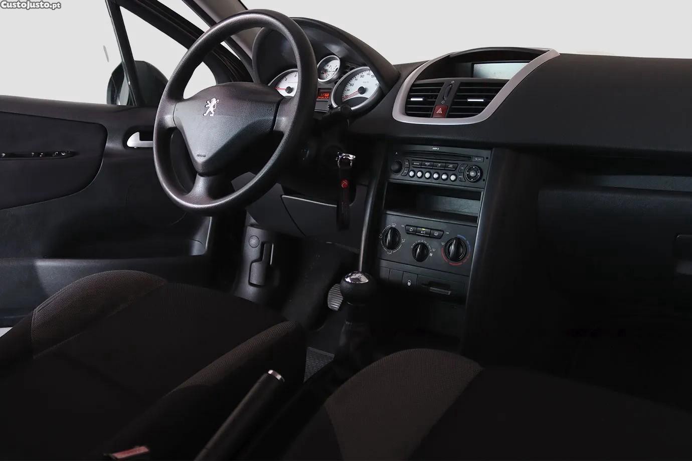 Peugeot 207 1.4 HDi Urban — photo 5