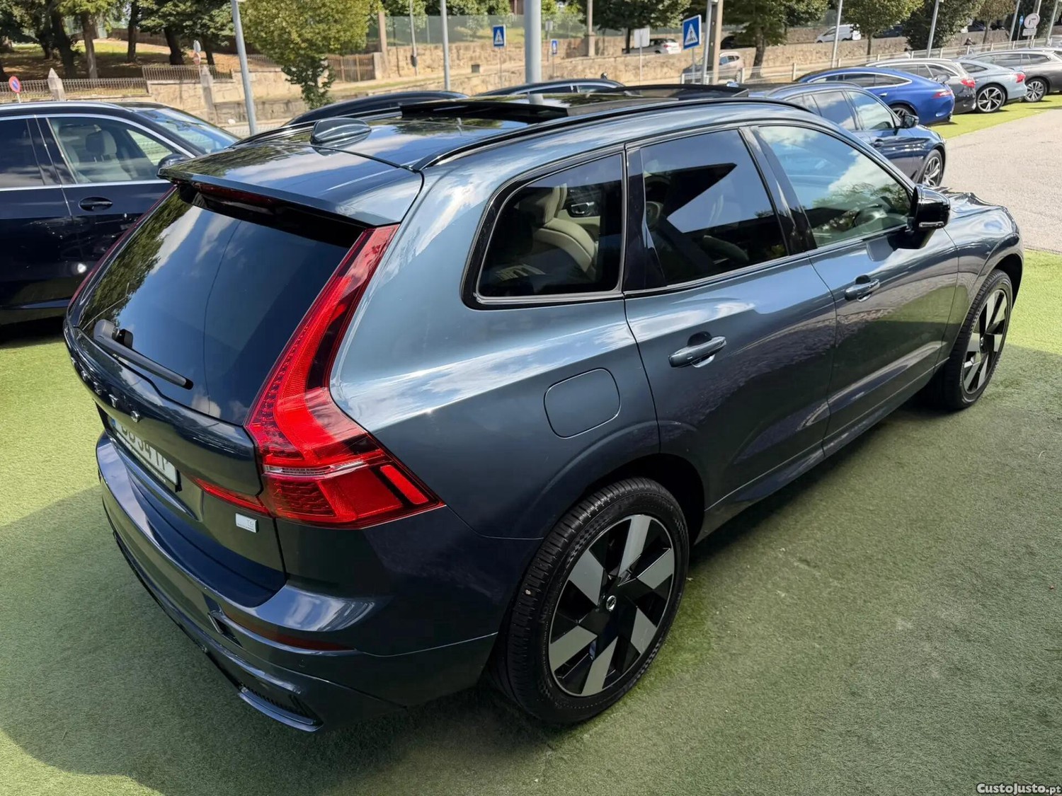 Volvo XC 60 2.0 T6 PHEV Ultimate Dark AWD — fotografia 19