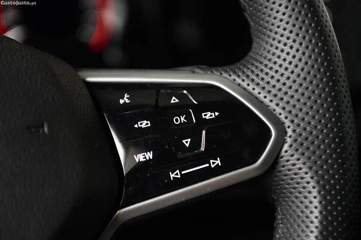 Volkswagen Golf 1.5 eTSI OPF DSG R-Line — fotografia 4